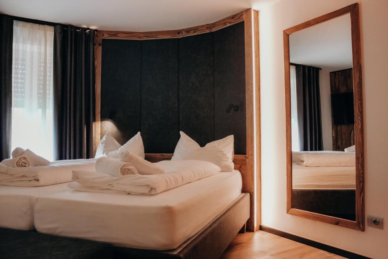 Hotel Pineta バゼルガ・ディ・ピネ エクステリア 写真