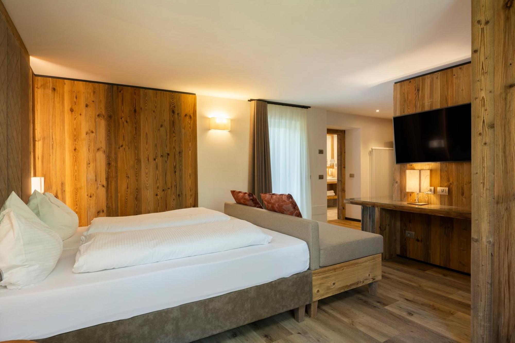 Hotel Pineta バゼルガ・ディ・ピネ エクステリア 写真