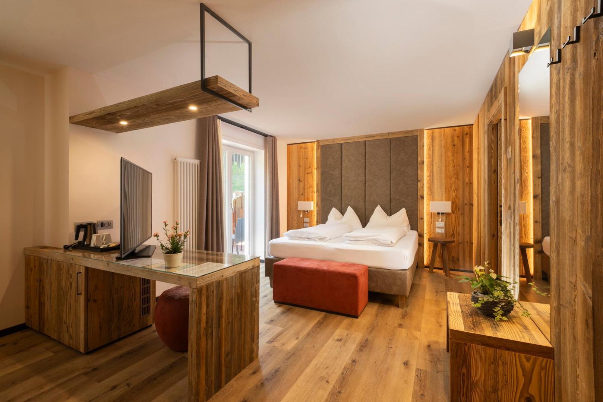 Hotel Pineta バゼルガ・ディ・ピネ エクステリア 写真