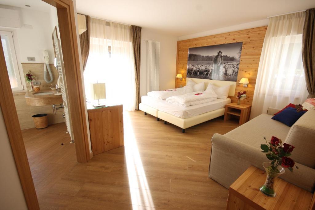 Hotel Pineta バゼルガ・ディ・ピネ エクステリア 写真