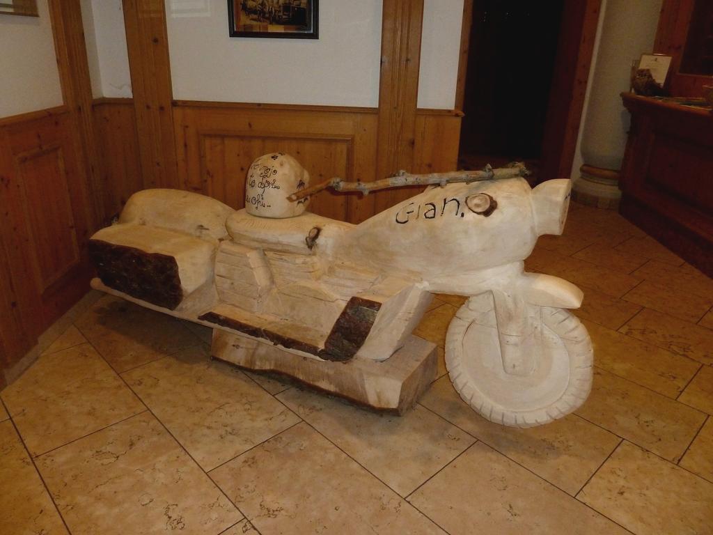 Hotel Pineta バゼルガ・ディ・ピネ エクステリア 写真