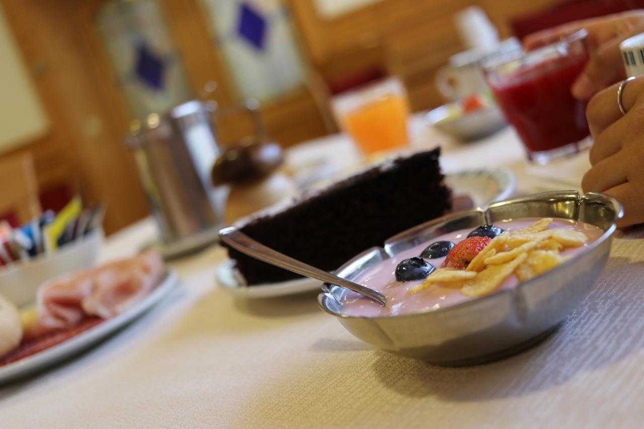 Hotel Pineta バゼルガ・ディ・ピネ エクステリア 写真